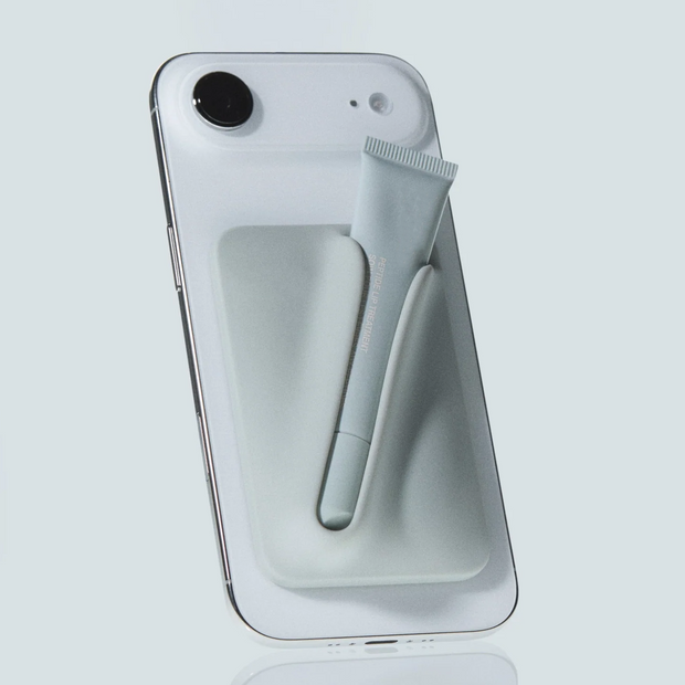 Clip-On Lip Balm Holder with MagSafe – Compact, Magnetic & Always Accessible