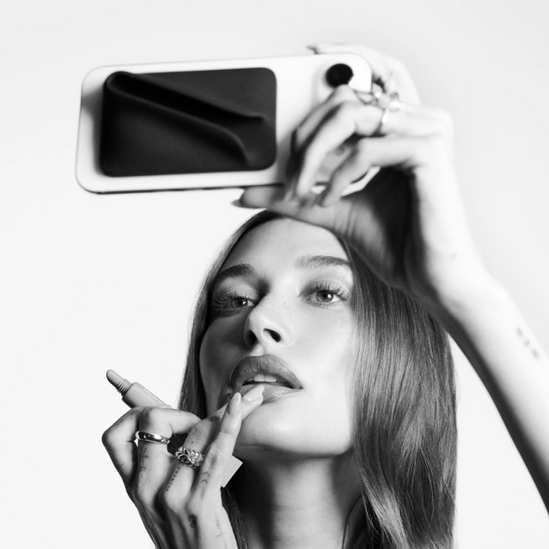 Clip-On Lip Balm Holder with MagSafe – Compact, Magnetic & Always Accessible